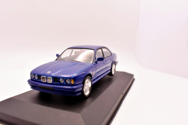 Modellino auto scala 1:43 BMW M5 diecast modellismo statico - Image 3