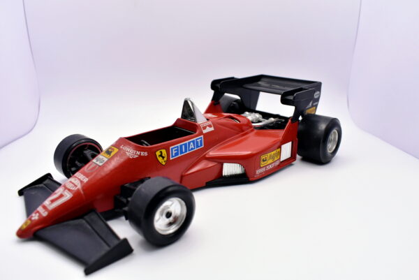 Modellini auto FORMULA 1 scala 1:24 Ferrari 126 C4 Burago
