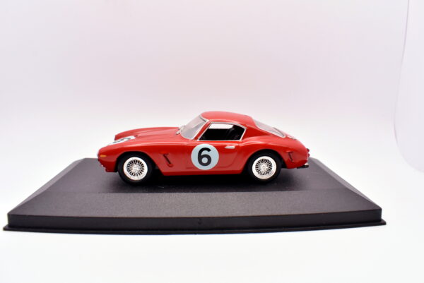 Modellino auto Ferrari 250 GT SWB racing collection 1:43 diecast modellismo