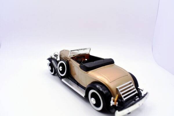 Modellino auto scala 1:43 Cadillac mod V16 Rio diecast modellismo statico usati - Image 4