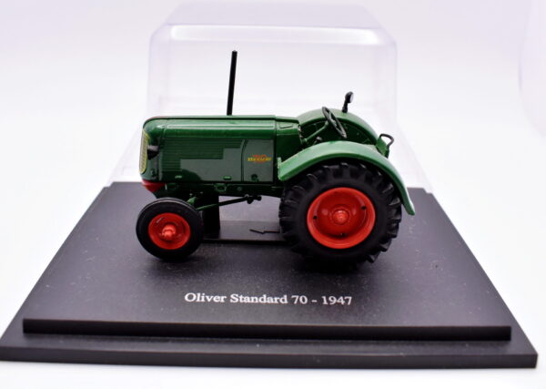 modellino trattore scala 1:43 Oliver Standard 70 diecast edicola da collezione modellismo