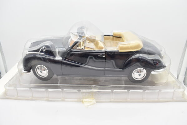 Modellino auto scala 1:18 BMW 502 diecast modellismo da collezione - Image 4