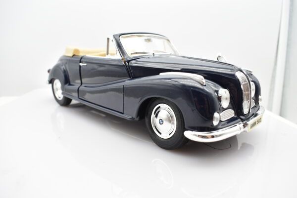 Modellino auto scala 1:18 BMW 502 diecast modellismo da collezione - Image 8