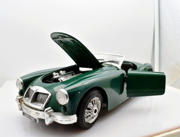 Modellino auto scala 1:16 MGA T win-cam polistil diecast modellismo da collezione