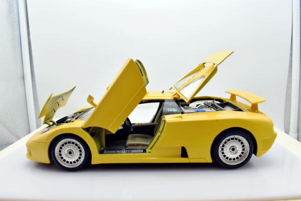Modellino auto scala 1:18 BUGATTI 110 EB Burago modellismo da collezione - Image 2