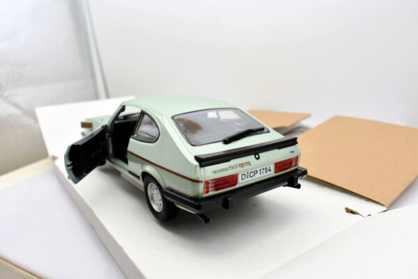 Modellino auto scala 1:24 Ford capri Burago diecast modellismo da collezione - Image 5