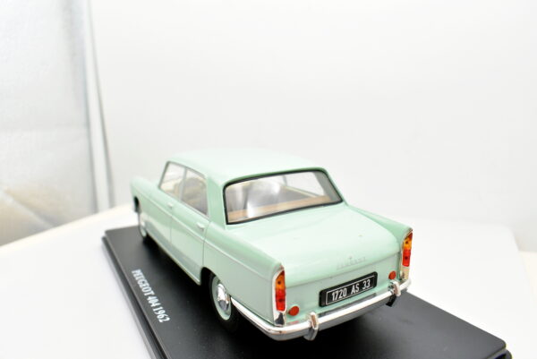 Modellino auto scala 1:24 Peugeot 404 diecast collezione modellismo - Image 4