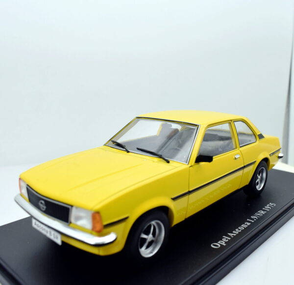Modellino auto scala 1:24 Opel Ascona 1.9 SR diecast collezione modellismo - Image 3