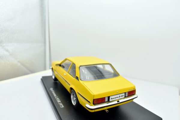 Modellino auto scala 1:24 Opel Ascona 1.9 SR diecast collezione modellismo - Image 4