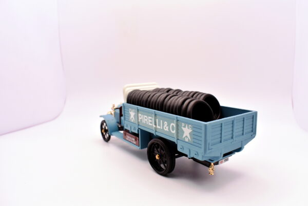 Modellino auto scala 1:43 Fiat autocarro officine pirelli 18 bl  rio diecast modellismo statico - Image 4