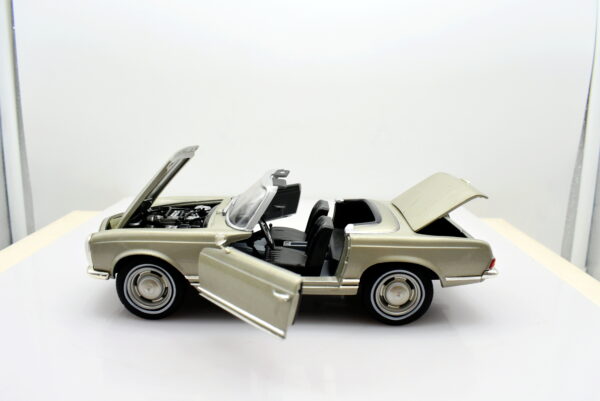 Modellino auto Mercedes 230 SL scala 1:24 diecast collezione modellismo statico - Image 2