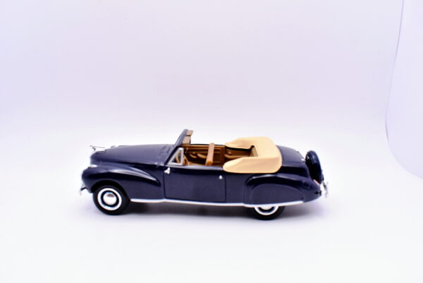 Modellino auto scala 1:43 Lincoln continental modellismo statico da collezione diecast - Image 2