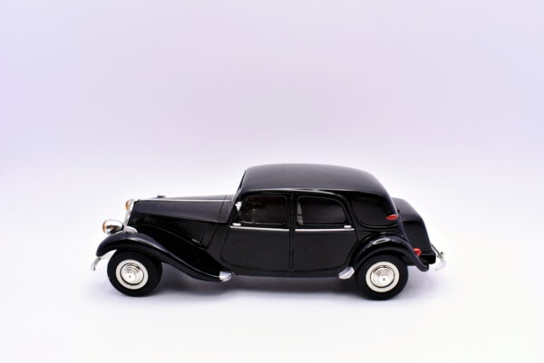 Modellino auto scala 1:43 Citroen 11CV modellismo statico da collezione diecast - Image 2