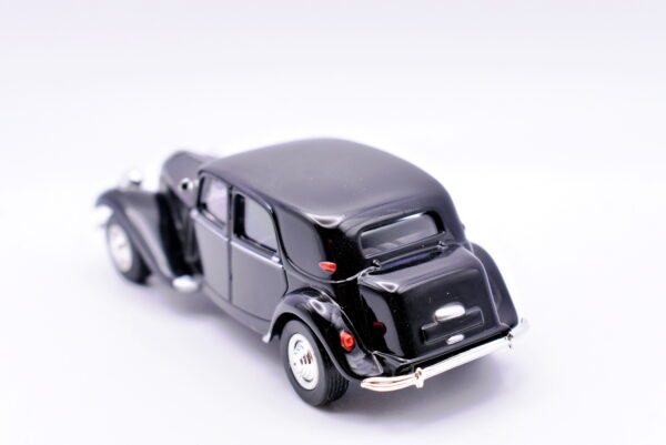 Modellino auto scala 1:43 Citroen 11CV modellismo statico da collezione diecast - Image 4
