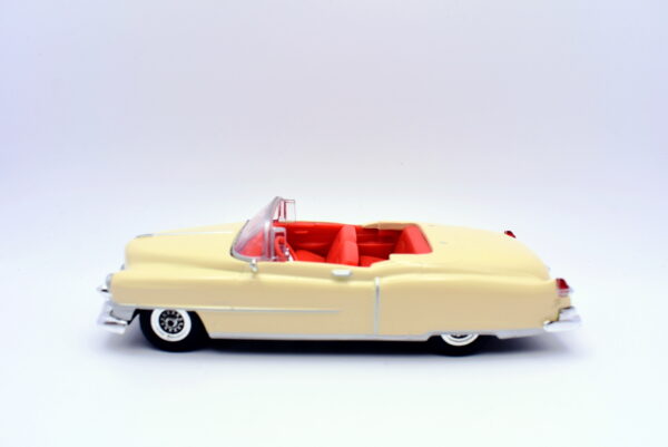 Modellino auto scala 1:43 Cadillac eldorado modellismo statico da collezione diecast - Image 2