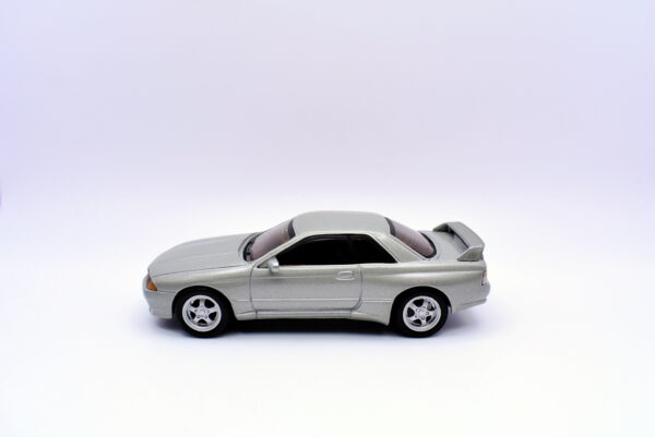 Modellino auto scala 1:43 Nissan skyline GTR modellismo statico da collezione diecast - Image 2