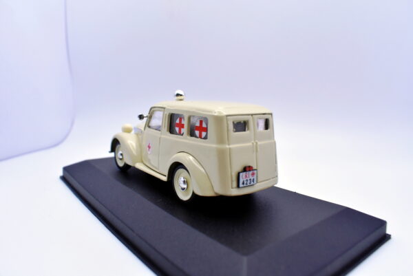 Modellino auto furgone scala 1:43 Fiat 1100 Croce rossa ambulanza Brumm diecast - Image 4