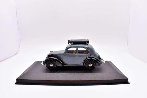 Modellino auto scala 1:43 Fiat 1100 metano Brumm diecast modellismo statico - Image 2