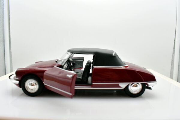Modellino auto scala 1:24 Citroen DS 19 cabriolet diecast modellismo statico - Image 2