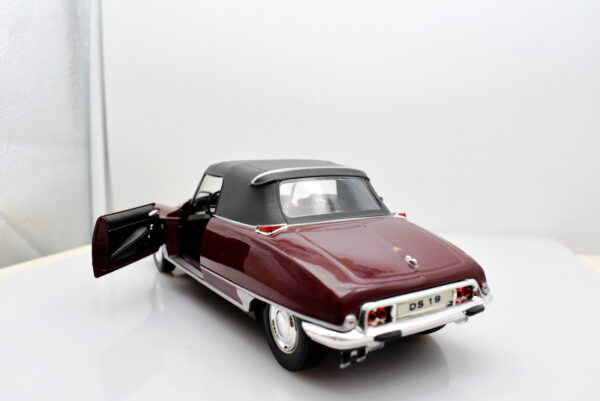 Modellino auto scala 1:24 Citroen DS 19 cabriolet diecast modellismo statico - Image 4