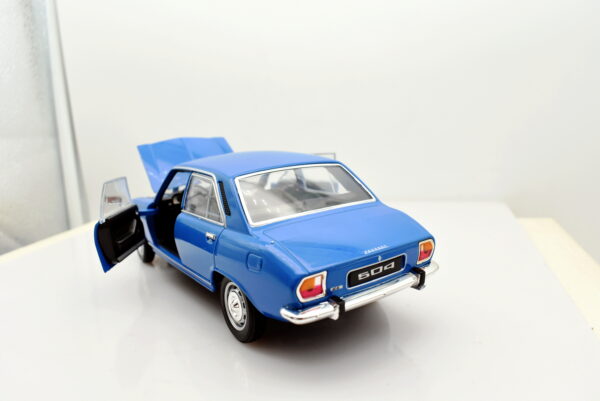Modellino auto scala 1:24 Peugeot 504 diecast modellismo statico - Image 4