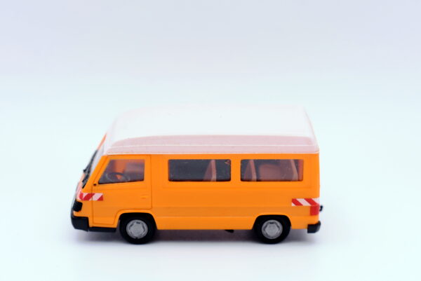 modellino furgone scala 1:87 herpa mercedes benz 100D modellismo da collezione - Image 2