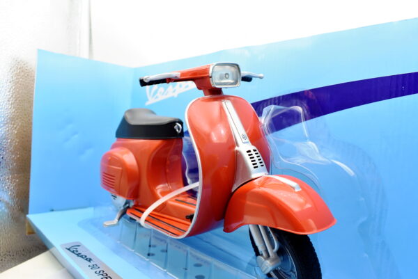 Modellini vespa 50 SPECIAL scala 1:18 modellismo da collezione - Image 4