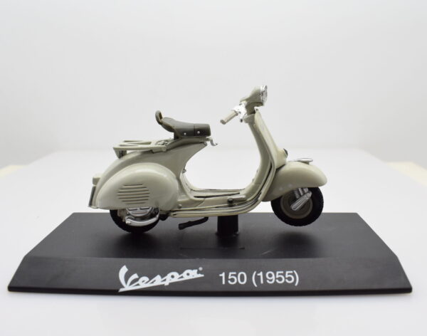 Modellini vespa 150 scala 1:18 modellismo da collezione