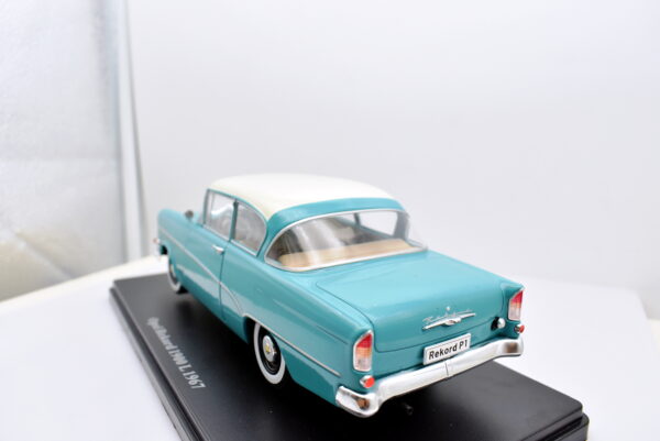 Modellino auto scala 1:24 opel rekord 1900 L  diecast collezione modellismo - Image 4