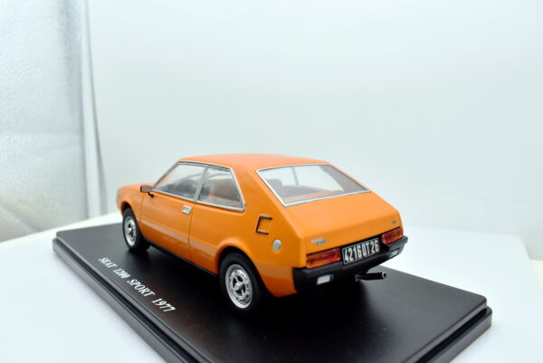 Modellino auto scala 1:24 SEAT 1200 SPORT diecast collezione modellismo - Image 4