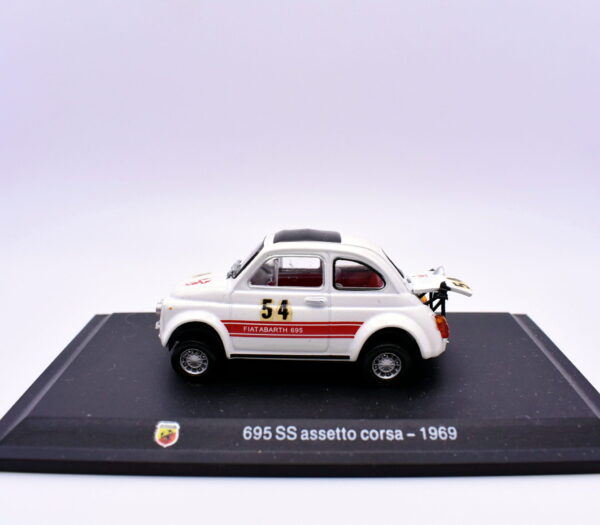 Modellino auto FIAT ABARTH 695 SS ASSETTO N.54 scala 1:43 diecast modellismo collezione ixo