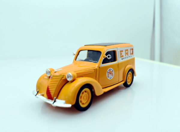 modellino auto Fiat 1100 furgone ERG veicoli pubblicitari epoca 1:43 brumm