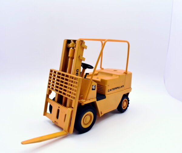 Modellino muletto scala 1:25 JOAL CATERPILLAR CARRELLO modellismo usati