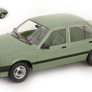 Modellino auto scala 1:18 OPEL ASCONA C GREEN diecast modellismo statico