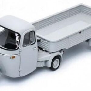 Modellino auto scala 1:18 Schuco PIAGGIO VESPA PENTARO diecast modellismo statico