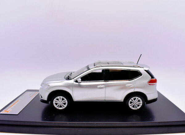 Modellino auto scala 1:43 Nissan X trail diecast modellismo da collezione