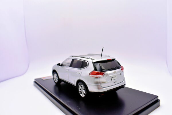 Modellino auto scala 1:43 Nissan X trail diecast modellismo da collezione - Image 3