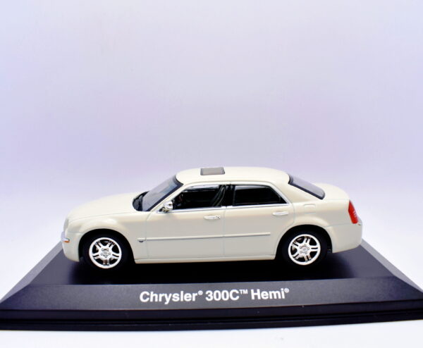 Modellino auto scala 1:43 Chrysler 300C norev diecast modellismo da collezione