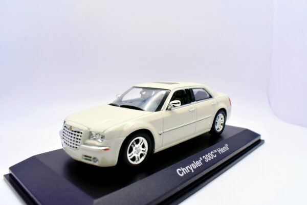 Modellino auto scala 1:43 Chrysler 300C norev diecast modellismo da collezione - Image 3