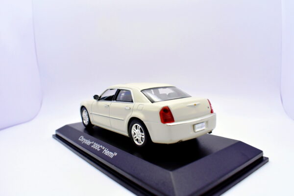 Modellino auto scala 1:43 Chrysler 300C norev diecast modellismo da collezione - Image 4