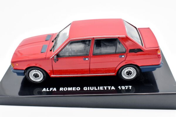 Modellino auto scala 1:43 Alfa Romeo Giulietta diecast modellismo da collezione