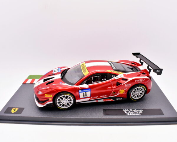 Modellino auto Ferrari 488 challenge racing collection scala 1:43 ixo diecast modellismo