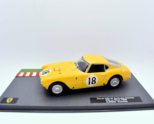 Modellino auto Ferrari 250 GT berlinetta racing collection scala 1:43 ixo diecast modellismo