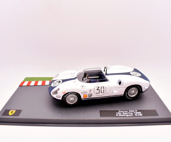 Modellino auto Ferrari 330 P racing collection scala 1:43 ixo diecast modellismo