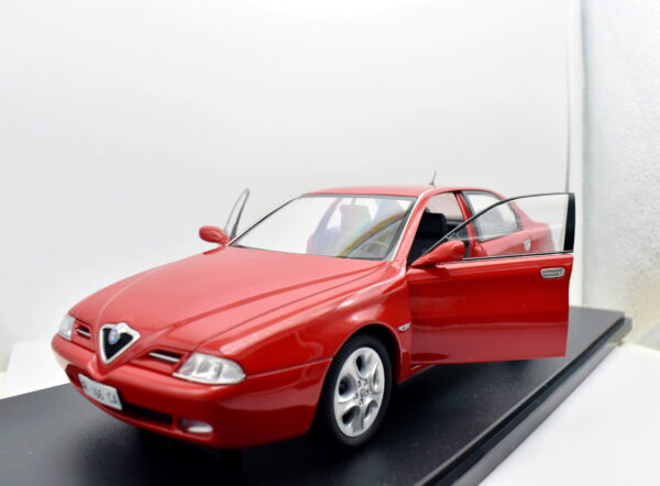 Modellino auto 1:18 Alfa Romeo 166 3.0 V6 diecast modellismo