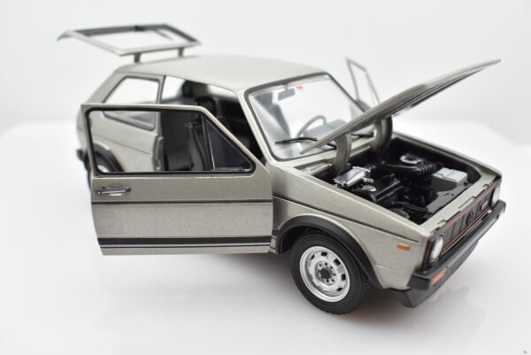 Modellino auto scala 1:24 VOLKSWAGEN VW GOLF GTI modellismo da collezione diecast - Image 5