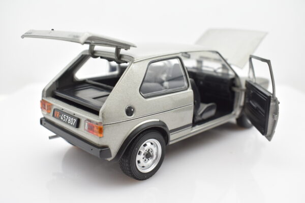 Modellino auto scala 1:24 VOLKSWAGEN VW GOLF GTI modellismo da collezione diecast - Image 6