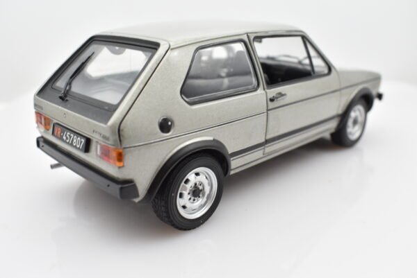 Modellino auto scala 1:24 VOLKSWAGEN VW GOLF GTI modellismo da collezione diecast - Image 7