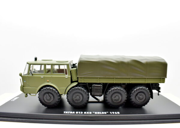 Modellino camion scala 1:43 Tatra 813 8x8 kolos modellismo statico ixo
