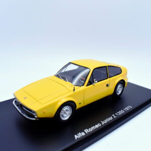 Modellino auto scala 1:43 Alfa romeo junior Z modellismo statico